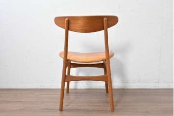 デンマークヴィンテージ　CARL HANSEN & SON(カール・ハンセン&サン)　Hans J. Wegner(ハンス・J・ウェグナー)デザイン　オーク材×チーク材×本革　CH30チェア　(R-087335)