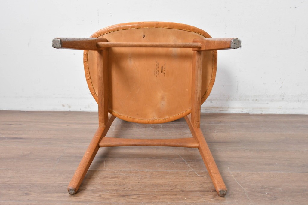 デンマークヴィンテージ　CARL HANSEN & SON(カール・ハンセン&サン)　Hans J. Wegner(ハンス・J・ウェグナー)デザイン　オーク材×チーク材×本革　CH30チェア　(R-087335)
