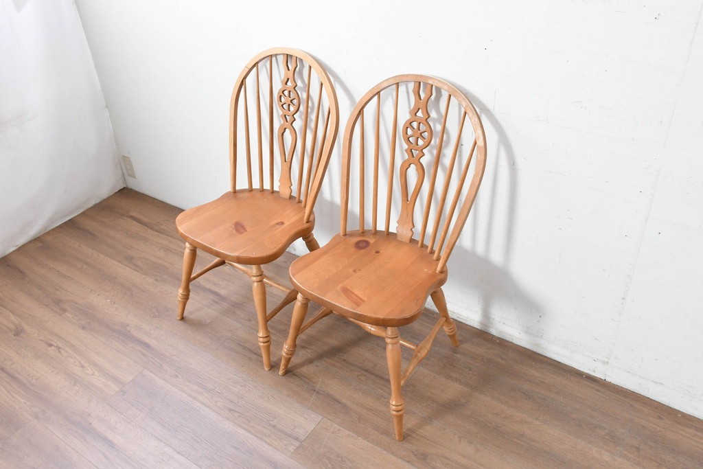 中古　アメリカ　ETHAN ALLEN(イーセンアーレン)　ホイールバックウィンザーチェア2脚セット　(R-087336)