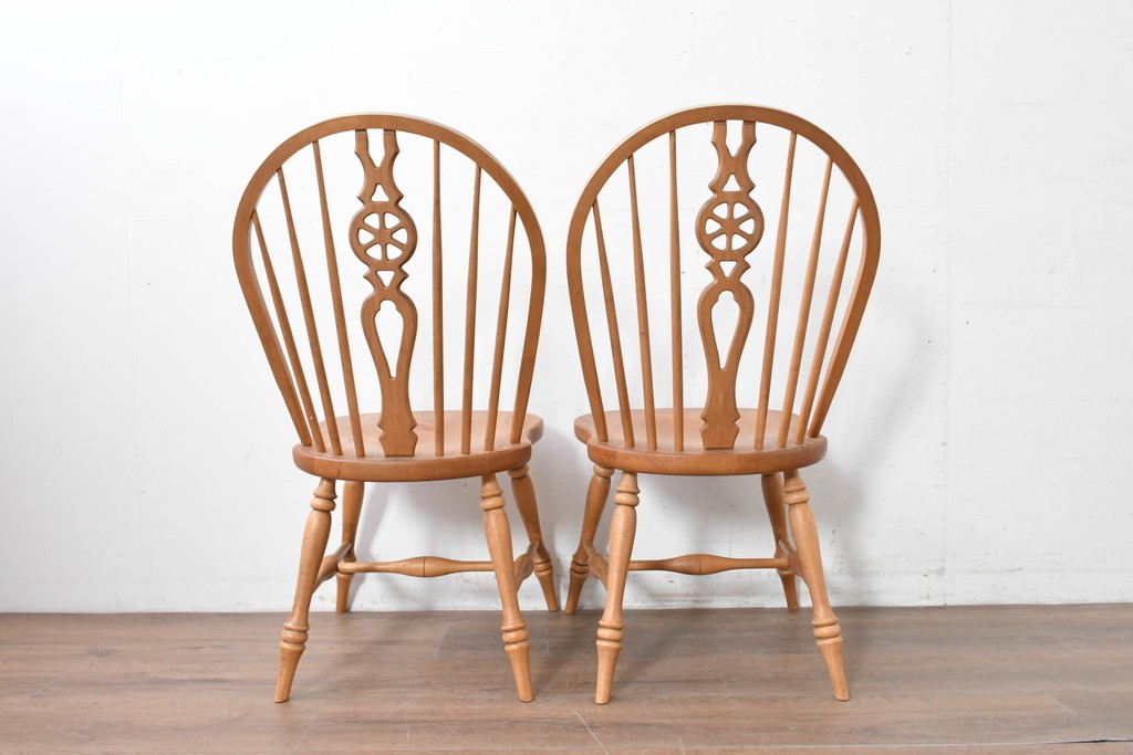 中古　アメリカ　ETHAN ALLEN(イーセンアーレン)　ホイールバックウィンザーチェア2脚セット　(R-087336)