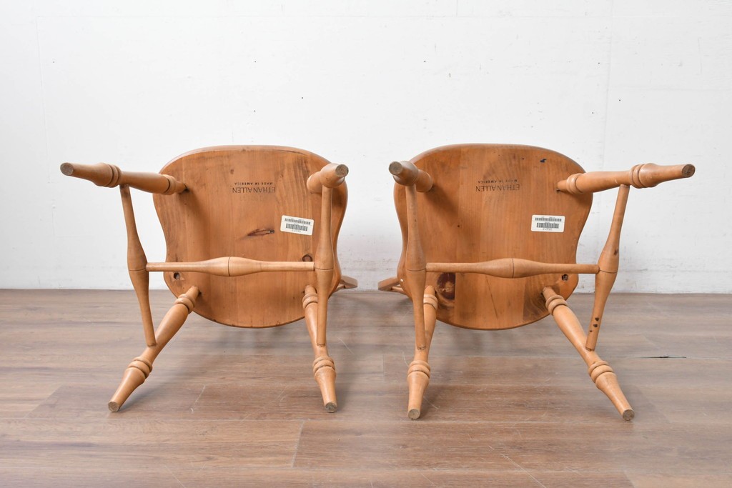 中古　アメリカ　ETHAN ALLEN(イーセンアーレン)　ホイールバックウィンザーチェア2脚セット　(R-087336)