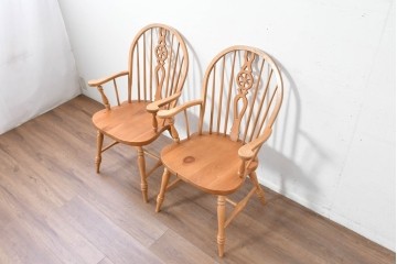 中古　アメリカ　ETHAN ALLEN(イーセンアーレン)　ホイールバックアーム付きウィンザーチェア2脚セット　(R-087337)