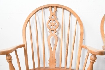 中古　アメリカ　ETHAN ALLEN(イーセンアーレン)　ホイールバックアーム付きウィンザーチェア2脚セット　(R-087337)