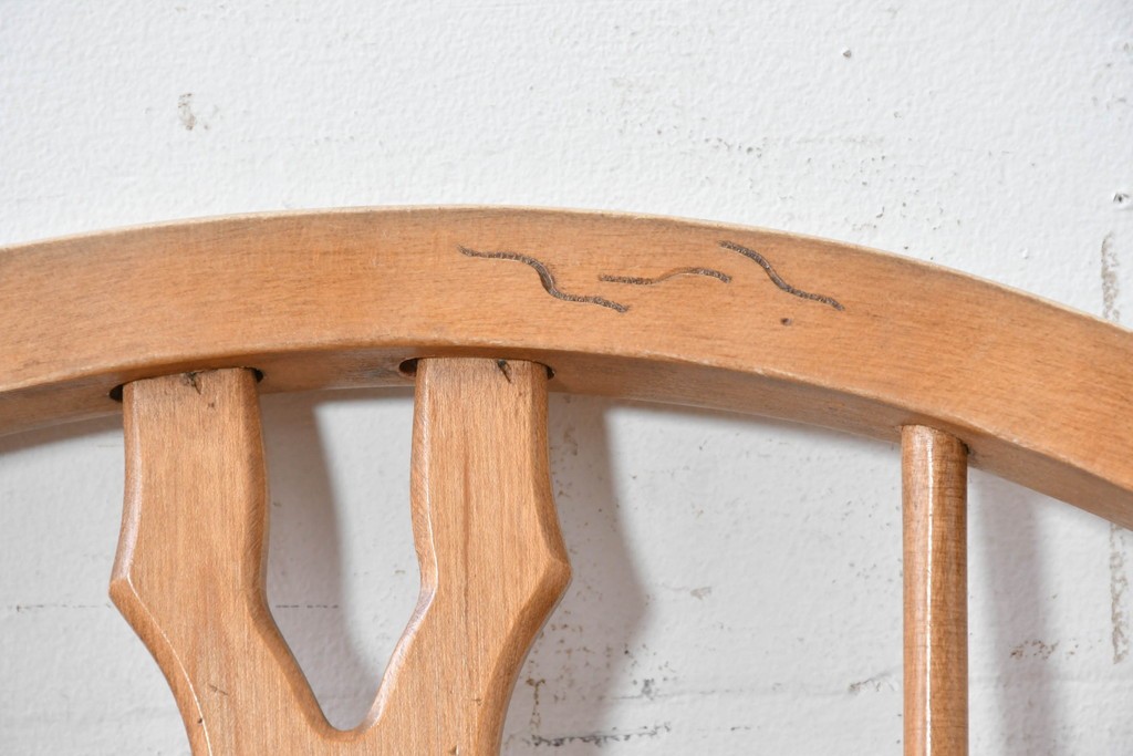 中古　アメリカ　ETHAN ALLEN(イーセンアーレン)　ホイールバックアーム付きウィンザーチェア2脚セット　(R-087337)