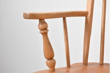 中古　アメリカ　ETHAN ALLEN(イーセンアーレン)　ホイールバックアーム付きウィンザーチェア2脚セット　(R-087337)