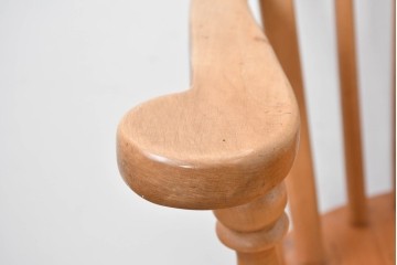 中古　アメリカ　ETHAN ALLEN(イーセンアーレン)　ホイールバックアーム付きウィンザーチェア2脚セット　(R-087337)