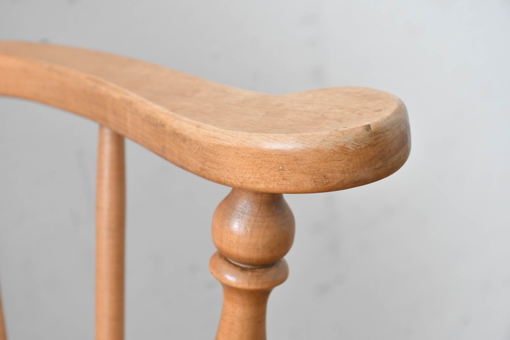 中古　アメリカ　ETHAN ALLEN(イーセンアーレン)　ホイールバックアーム付きウィンザーチェア2脚セット　(R-087337)