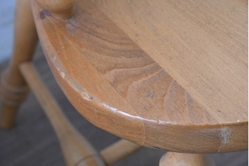 中古　アメリカ　ETHAN ALLEN(イーセンアーレン)　ホイールバックアーム付きウィンザーチェア2脚セット　(R-087337)