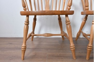 中古　アメリカ　ETHAN ALLEN(イーセンアーレン)　ホイールバックアーム付きウィンザーチェア2脚セット　(R-087337)