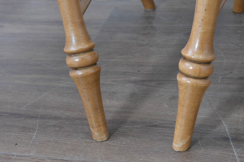 中古　アメリカ　ETHAN ALLEN(イーセンアーレン)　ホイールバックアーム付きウィンザーチェア2脚セット　(R-087337)