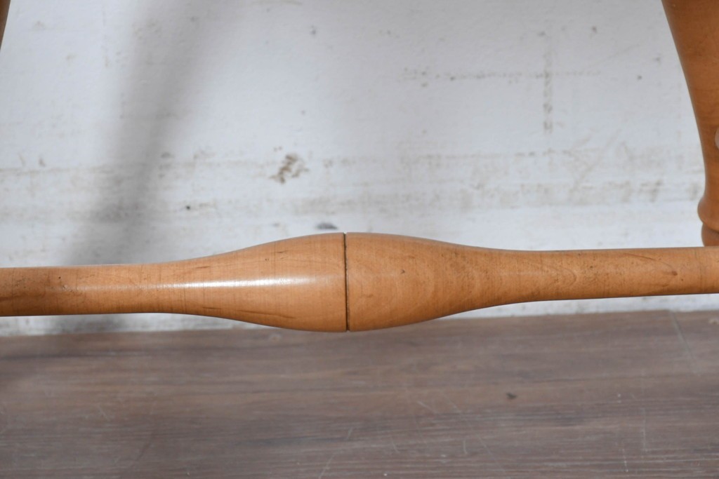 中古　アメリカ　ETHAN ALLEN(イーセンアーレン)　ホイールバックアーム付きウィンザーチェア2脚セット　(R-087337)