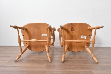 中古　アメリカ　ETHAN ALLEN(イーセンアーレン)　ホイールバックアーム付きウィンザーチェア2脚セット　(R-087337)