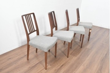 中古　カリモク家具(karimoku)　すっきりとした縦格子の背もたれが上品なダイニングチェア4脚セット　定価(4脚合計)約20万円　(R-087339)