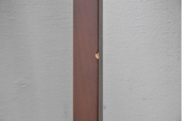 中古　カリモク家具(karimoku)　すっきりとした縦格子の背もたれが上品なダイニングチェア4脚セット　定価(4脚合計)約20万円　(R-087339)