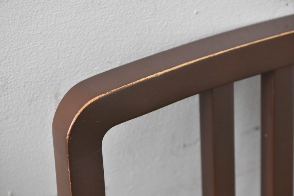 中古　カリモク家具(karimoku)　すっきりとした縦格子の背もたれが上品なダイニングチェア4脚セット　定価(4脚合計)約20万円　(R-087339)