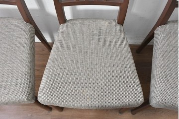 中古　カリモク家具(karimoku)　すっきりとした縦格子の背もたれが上品なダイニングチェア4脚セット　定価(4脚合計)約20万円　(R-087339)