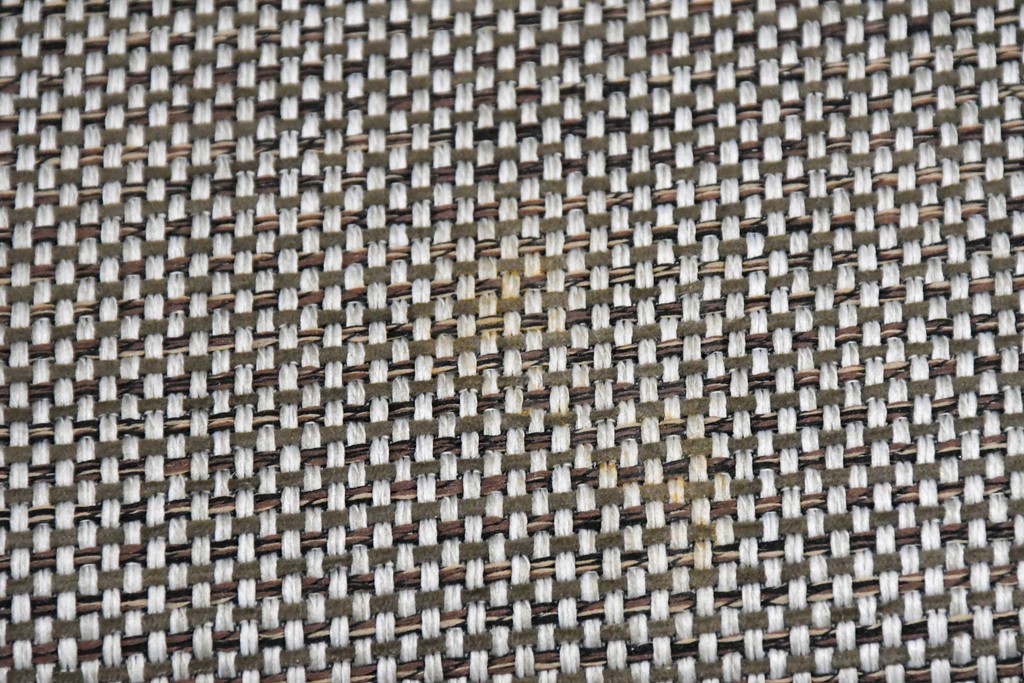 中古　カリモク家具(karimoku)　すっきりとした縦格子の背もたれが上品なダイニングチェア4脚セット　定価(4脚合計)約20万円　(R-087339)