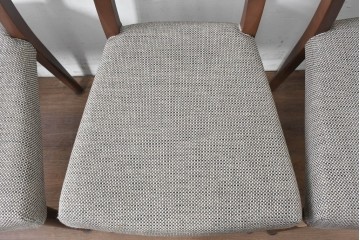 中古　カリモク家具(karimoku)　すっきりとした縦格子の背もたれが上品なダイニングチェア4脚セット　定価(4脚合計)約20万円　(R-087339)