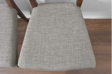 中古　カリモク家具(karimoku)　すっきりとした縦格子の背もたれが上品なダイニングチェア4脚セット　定価(4脚合計)約20万円　(R-087339)