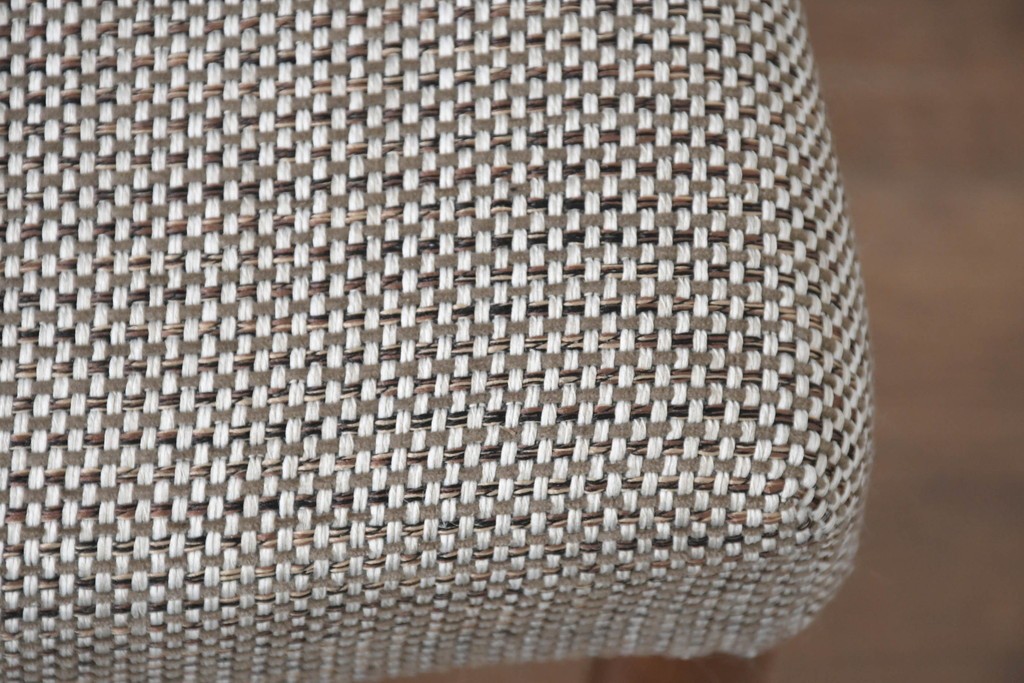 中古　カリモク家具(karimoku)　すっきりとした縦格子の背もたれが上品なダイニングチェア4脚セット　定価(4脚合計)約20万円　(R-087339)