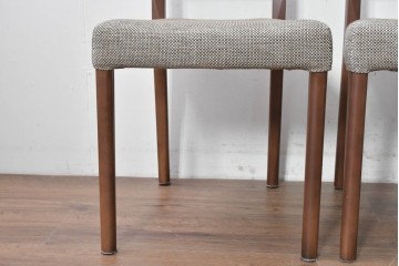 中古　カリモク家具(karimoku)　すっきりとした縦格子の背もたれが上品なダイニングチェア4脚セット　定価(4脚合計)約20万円　(R-087339)