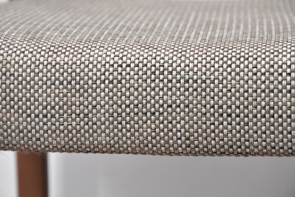 中古　カリモク家具(karimoku)　すっきりとした縦格子の背もたれが上品なダイニングチェア4脚セット　定価(4脚合計)約20万円　(R-087339)