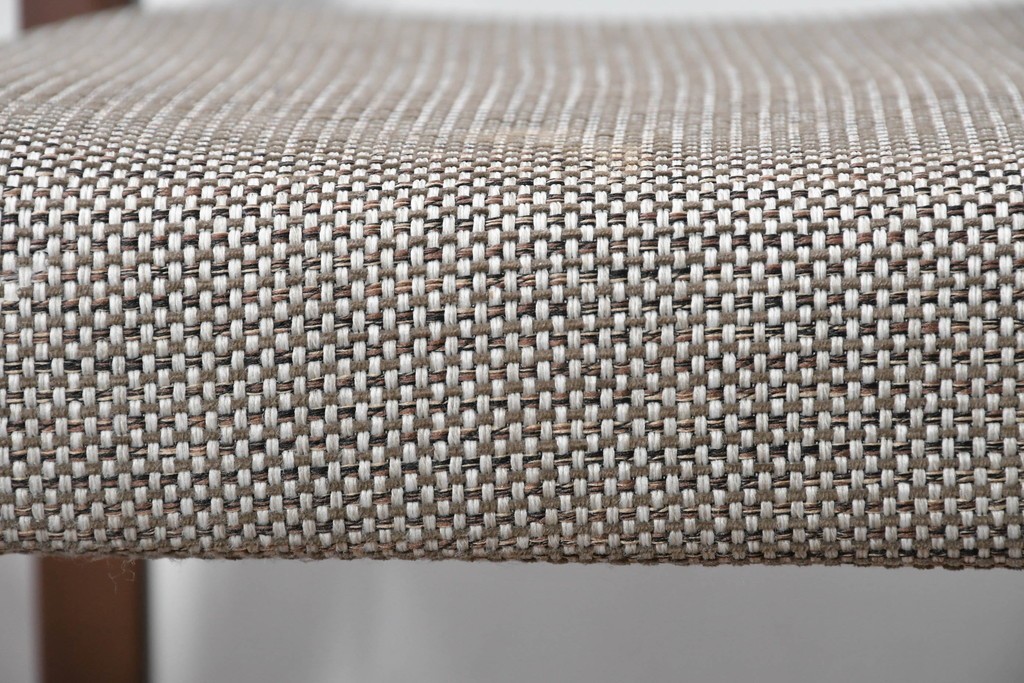 中古　カリモク家具(karimoku)　すっきりとした縦格子の背もたれが上品なダイニングチェア4脚セット　定価(4脚合計)約20万円　(R-087339)