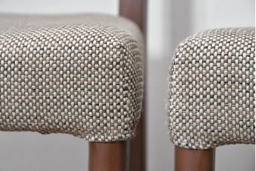 中古　カリモク家具(karimoku)　すっきりとした縦格子の背もたれが上品なダイニングチェア4脚セット　定価(4脚合計)約20万円　(R-087339)