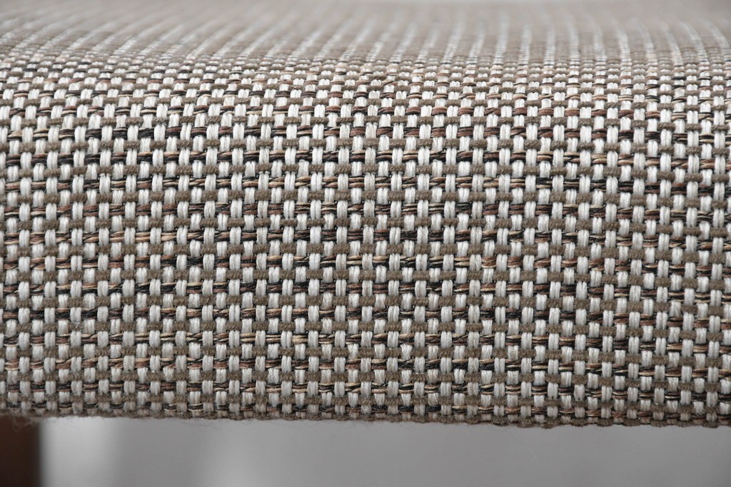 中古　カリモク家具(karimoku)　すっきりとした縦格子の背もたれが上品なダイニングチェア4脚セット　定価(4脚合計)約20万円　(R-087339)