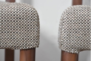 中古　カリモク家具(karimoku)　すっきりとした縦格子の背もたれが上品なダイニングチェア4脚セット　定価(4脚合計)約20万円　(R-087339)