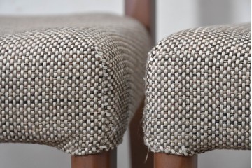 中古　カリモク家具(karimoku)　すっきりとした縦格子の背もたれが上品なダイニングチェア4脚セット　定価(4脚合計)約20万円　(R-087339)