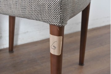 中古　カリモク家具(karimoku)　すっきりとした縦格子の背もたれが上品なダイニングチェア4脚セット　定価(4脚合計)約20万円　(R-087339)