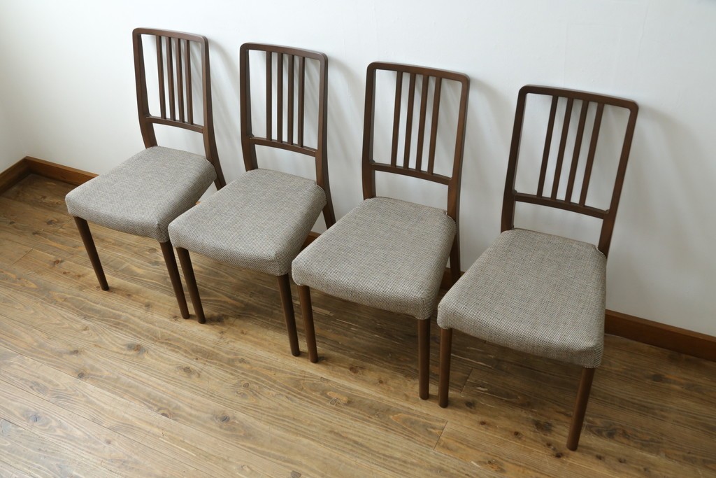 中古　カリモク家具(karimoku)　すっきりとした縦格子の背もたれが上品なダイニングチェア4脚セット　定価(4脚合計)約20万円　(R-087339)
