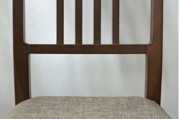 中古　カリモク家具(karimoku)　すっきりとした縦格子の背もたれが上品なダイニングチェア4脚セット　定価(4脚合計)約20万円　(R-087339)