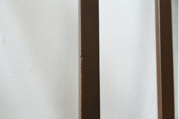 中古　カリモク家具(karimoku)　すっきりとした縦格子の背もたれが上品なダイニングチェア4脚セット　定価(4脚合計)約20万円　(R-087339)