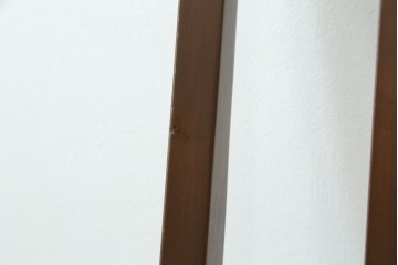 中古　カリモク家具(karimoku)　すっきりとした縦格子の背もたれが上品なダイニングチェア4脚セット　定価(4脚合計)約20万円　(R-087339)