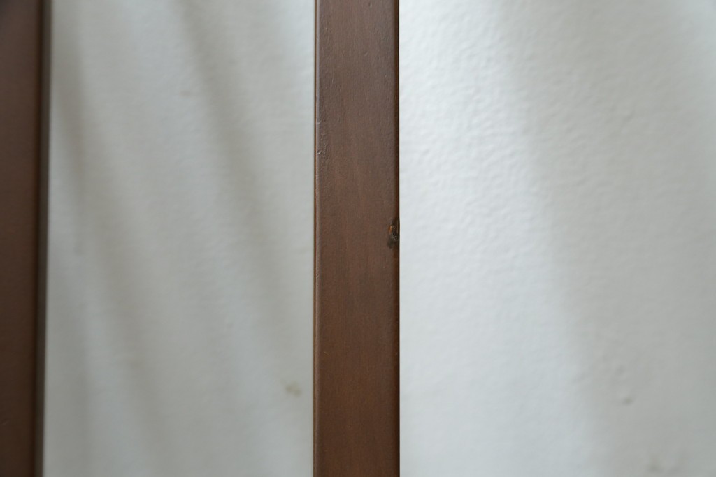 中古　カリモク家具(karimoku)　すっきりとした縦格子の背もたれが上品なダイニングチェア4脚セット　定価(4脚合計)約20万円　(R-087339)
