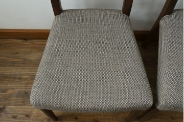 中古　カリモク家具(karimoku)　すっきりとした縦格子の背もたれが上品なダイニングチェア4脚セット　定価(4脚合計)約20万円　(R-087339)