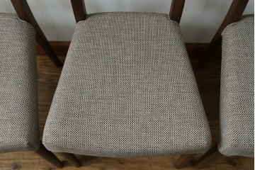 中古　カリモク家具(karimoku)　すっきりとした縦格子の背もたれが上品なダイニングチェア4脚セット　定価(4脚合計)約20万円　(R-087339)