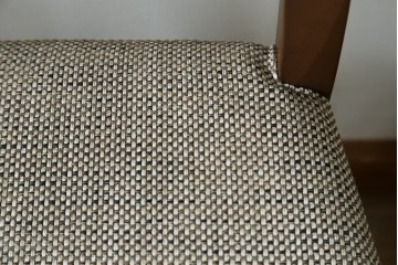 中古　カリモク家具(karimoku)　すっきりとした縦格子の背もたれが上品なダイニングチェア4脚セット　定価(4脚合計)約20万円　(R-087339)