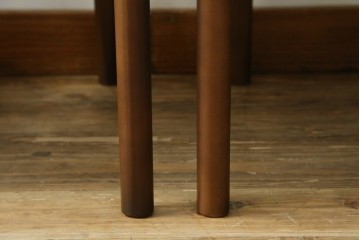 中古　カリモク家具(karimoku)　すっきりとした縦格子の背もたれが上品なダイニングチェア4脚セット　定価(4脚合計)約20万円　(R-087339)
