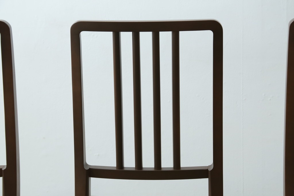 中古　カリモク家具(karimoku)　すっきりとした縦格子の背もたれが上品なダイニングチェア4脚セット　定価(4脚合計)約20万円　(R-087339)