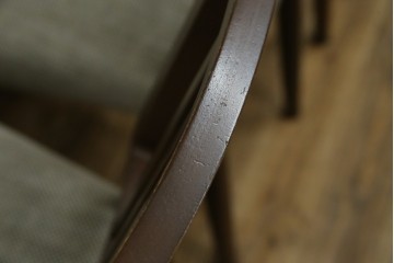 中古　カリモク家具(karimoku)　すっきりとした縦格子の背もたれが上品なダイニングチェア4脚セット　定価(4脚合計)約20万円　(R-087339)