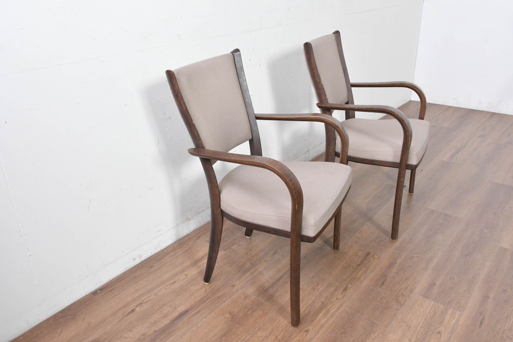 中古　カリモク家具(karimoku)　CT73シリーズ　曲木のアームが美しいアームチェア2脚セット　定価(2脚合計)約18万円　(R-087340)