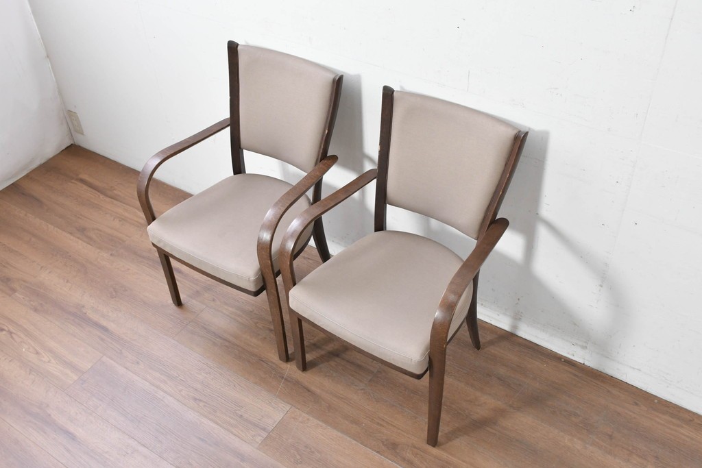 中古　カリモク家具(karimoku)　CT73シリーズ　曲木のアームが美しいアームチェア2脚セット　定価(2脚合計)約18万円　(R-087340)