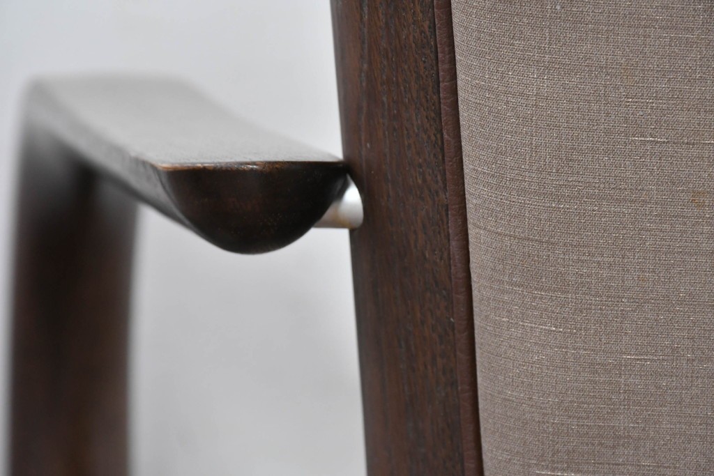 中古　カリモク家具(karimoku)　CT73シリーズ　曲木のアームが美しいアームチェア2脚セット　定価(2脚合計)約18万円　(R-087340)