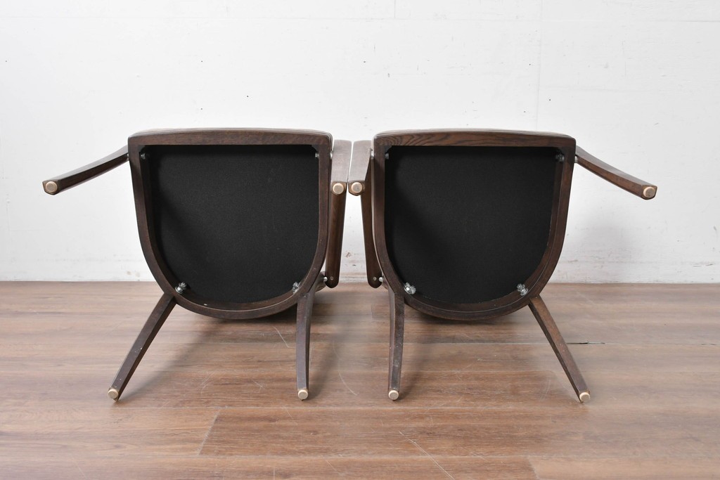 中古　カリモク家具(karimoku)　CT73シリーズ　曲木のアームが美しいアームチェア2脚セット　定価(2脚合計)約18万円　(R-087340)