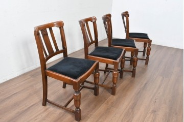 イギリスアンティーク　Lloyd’s Antiques(ロイズ・アンティークス)取り扱い　オーク材　花彫刻が引き立つダイニングチェア4脚セット　(R-087341)