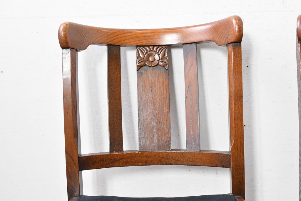 イギリスアンティーク　Lloyd’s Antiques(ロイズ・アンティークス)取り扱い　オーク材　花彫刻が引き立つダイニングチェア4脚セット　(R-087341)