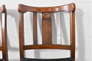 イギリスアンティーク　Lloyd’s Antiques(ロイズ・アンティークス)取り扱い　オーク材　花彫刻が引き立つダイニングチェア4脚セット　(R-087341)